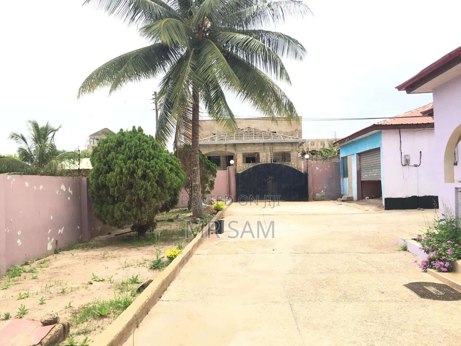 5bdrm House in Sam Properties, Weija for sale