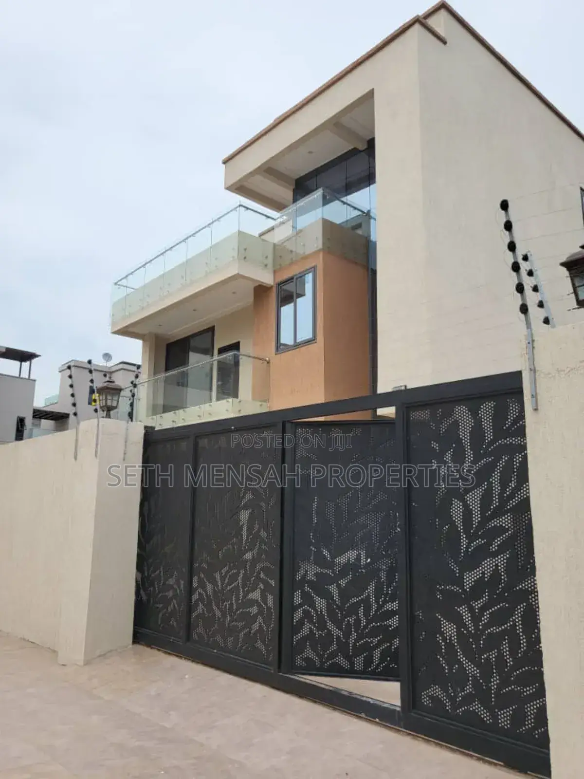 5bdrm House in Airport Residential Area for sale