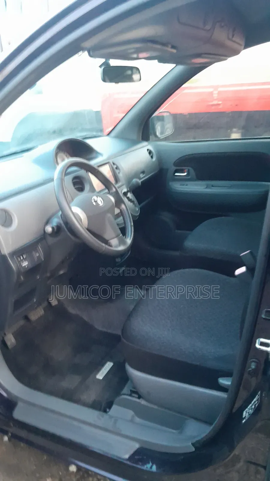 Toyota Sienta 1.5 FWD 2014 Purple