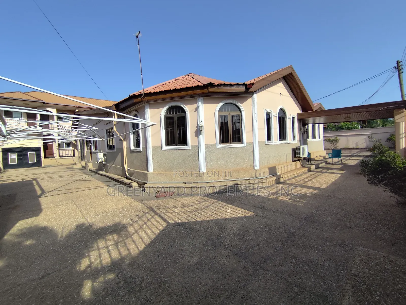 Furnished 8bdrm House in Ogbojo, East Legon for sale