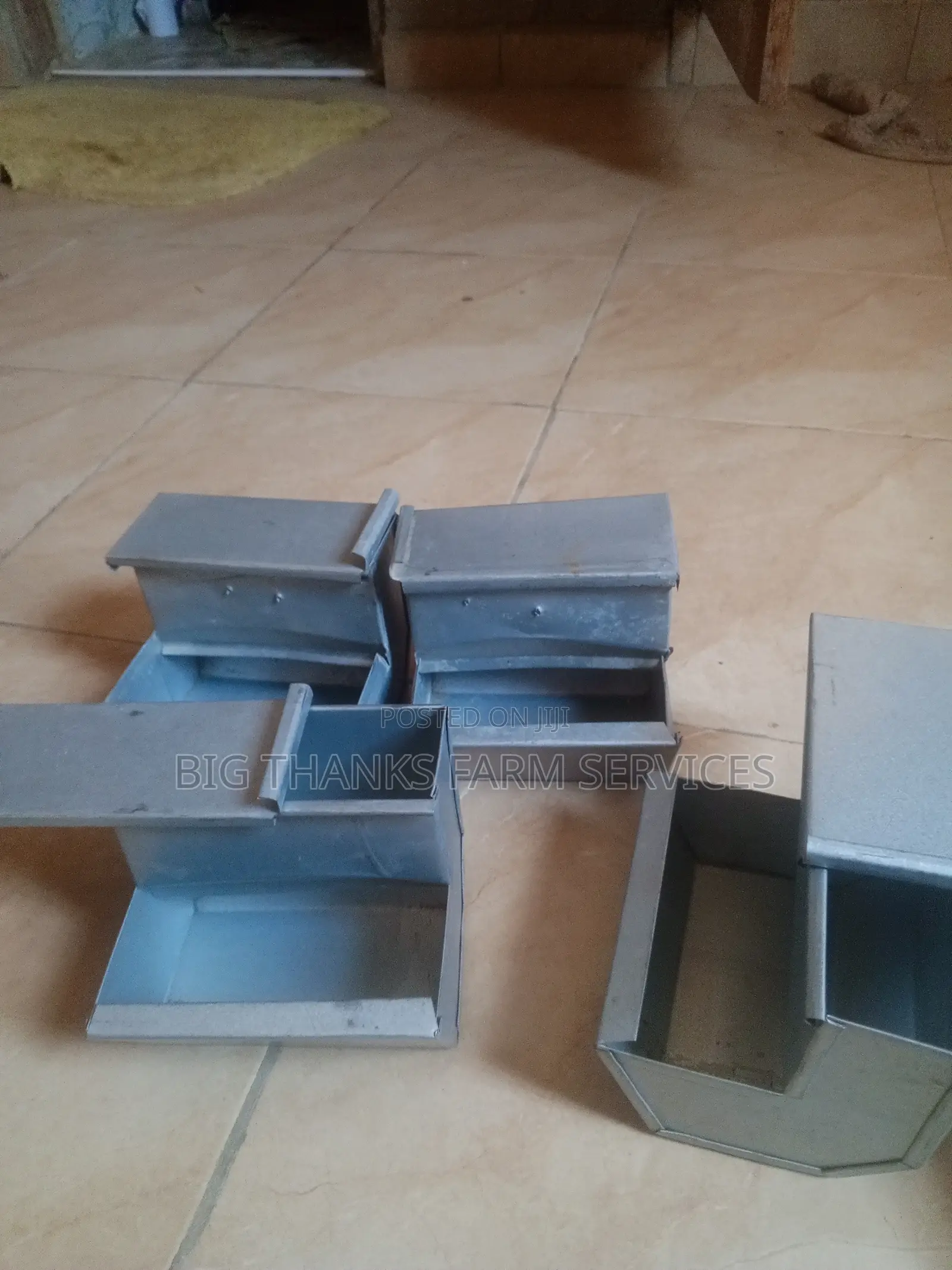 Metal J Feeders for Rabbits/Grasscutters