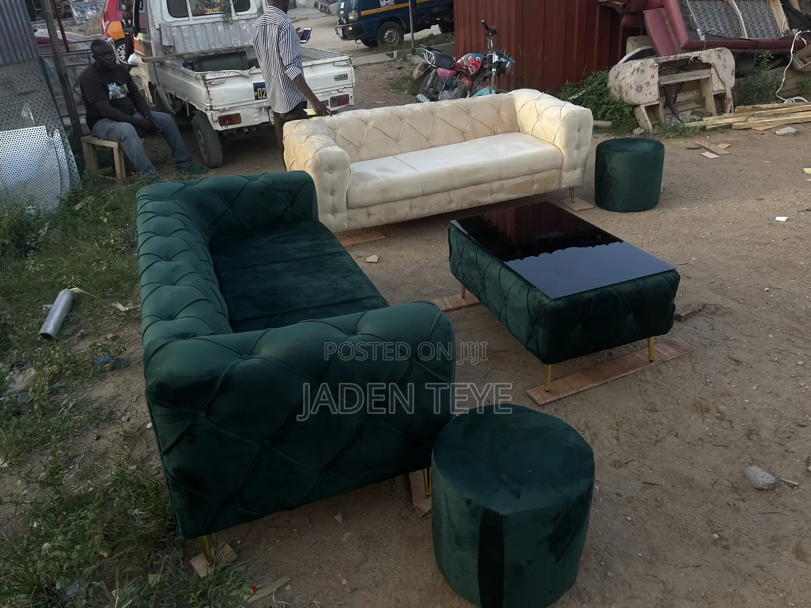 Cram and Green Fabric Sofa Set