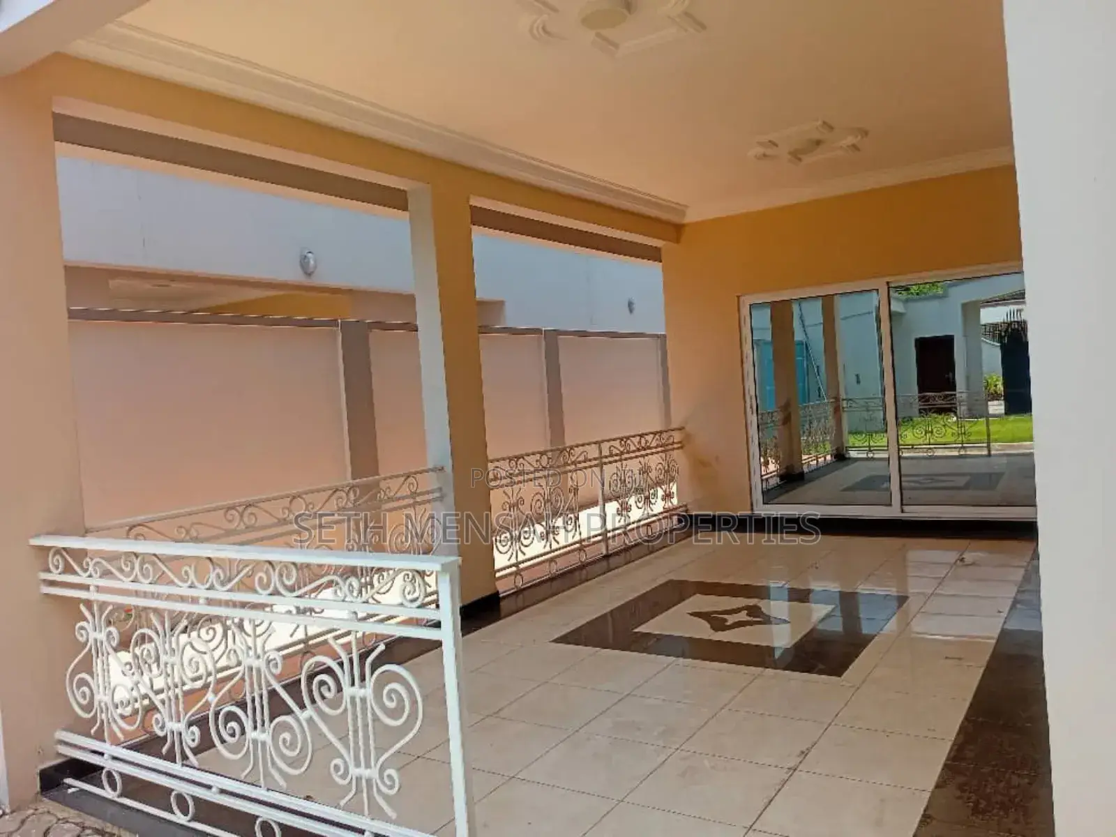 3bdrm Townhouse / Terrace in Airport Residential Area for rent