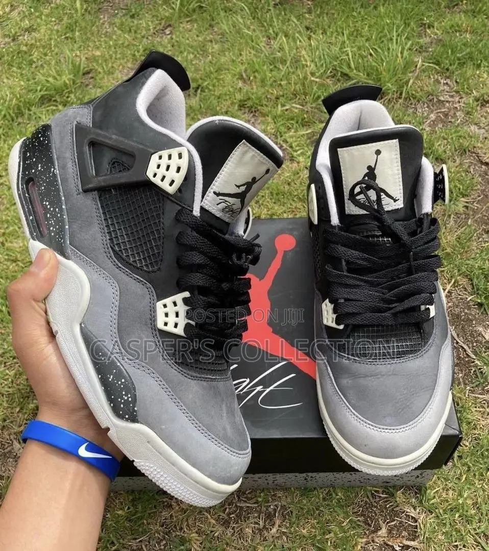Air Jordan 4 Fear Sneakers