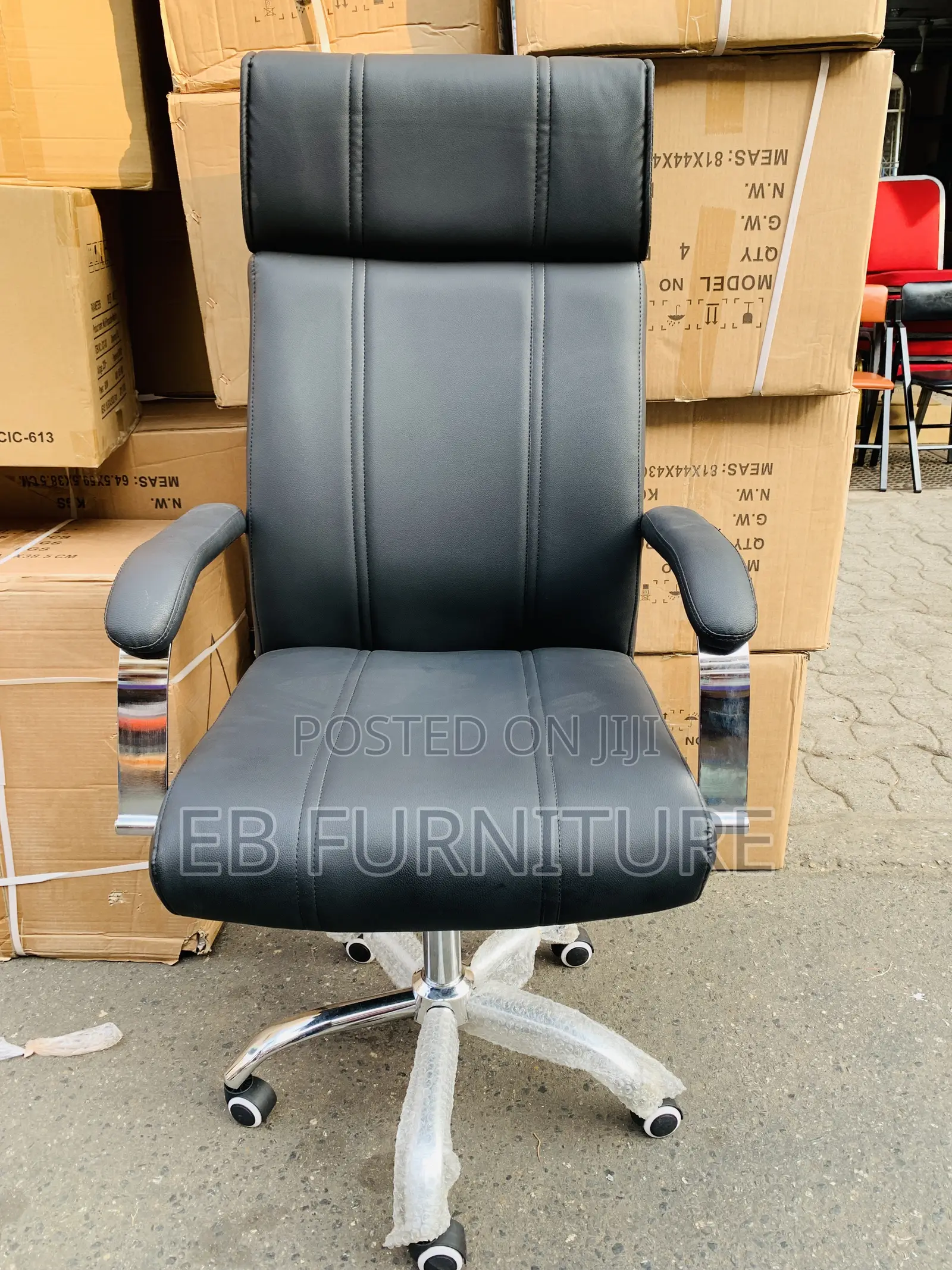 Executive Swivel Chair With Headrest