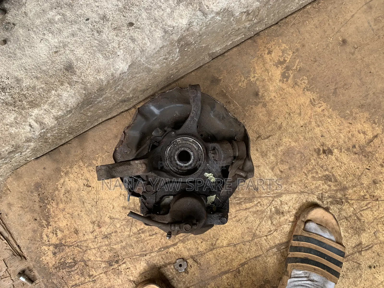 Toyota Camry Hub
