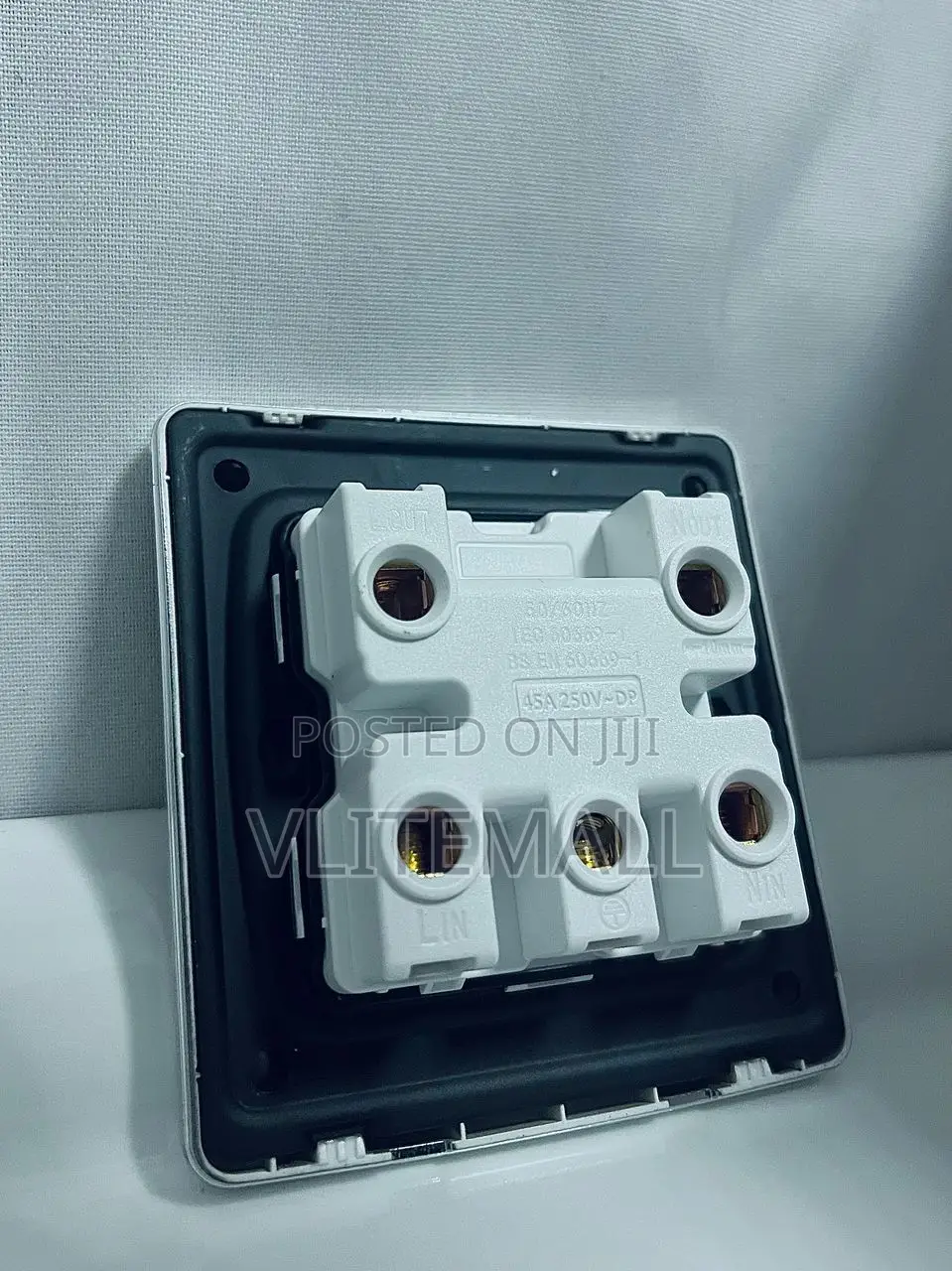 Valbona Chrome Black Ac Switch