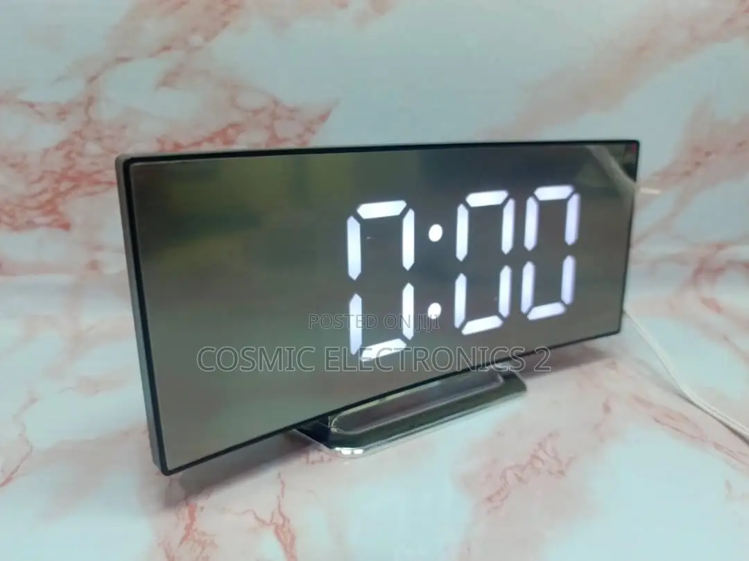 Curved Mirror Alarm Clock