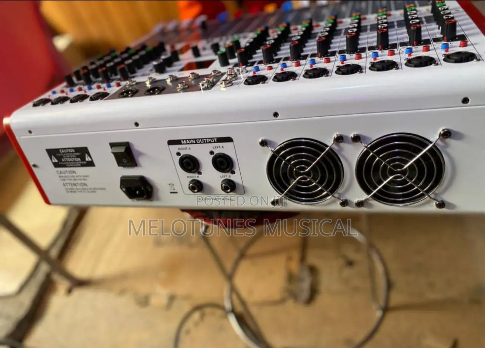 Yamaha Qr-12 12channel Powered Audio Mixer