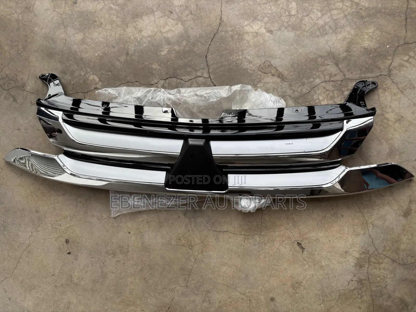 Mitsubishi Outlander 2016,2017 Front Grille Shells