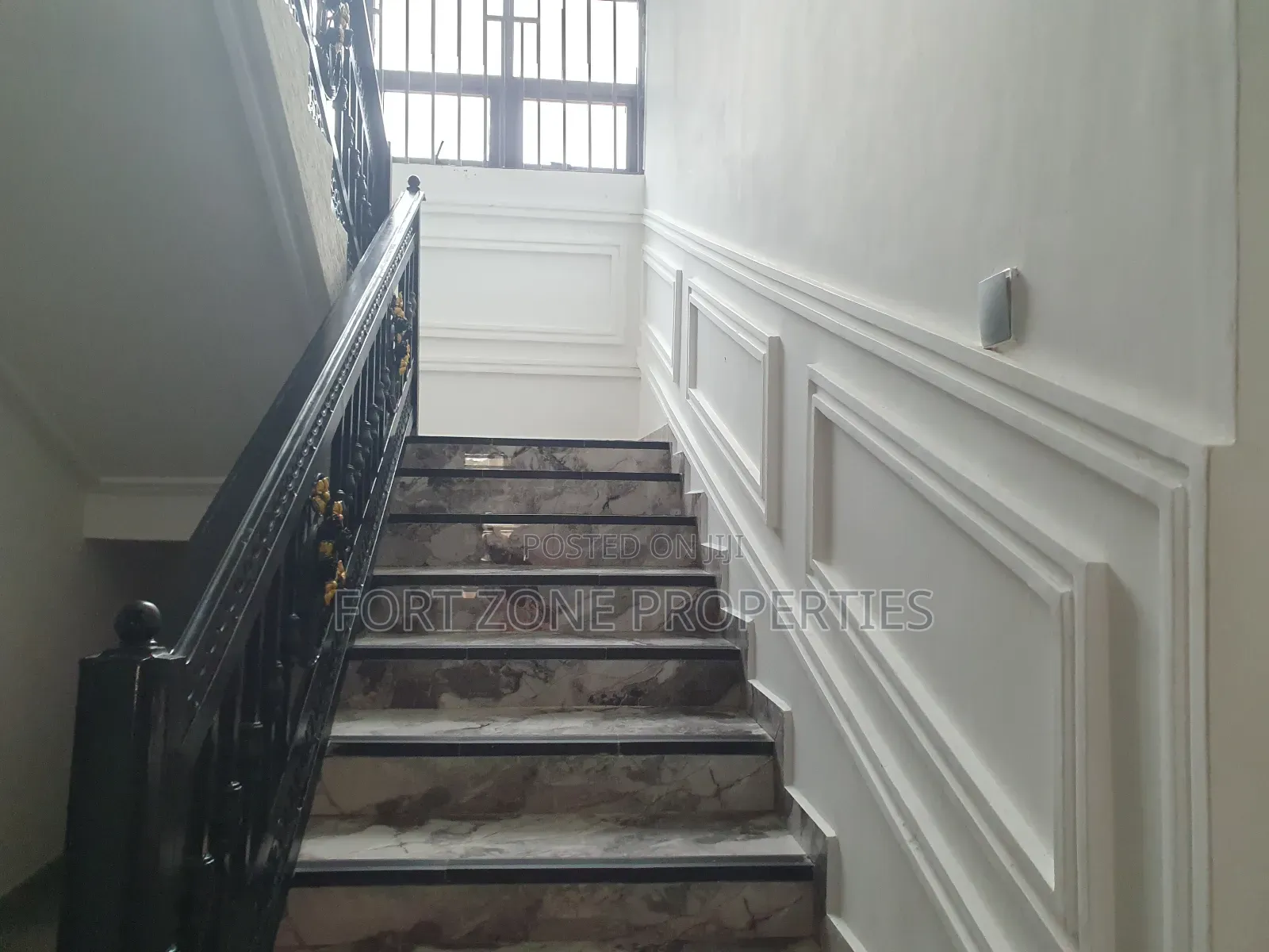 Quality Door and Floor Eaning Services With Cleantex