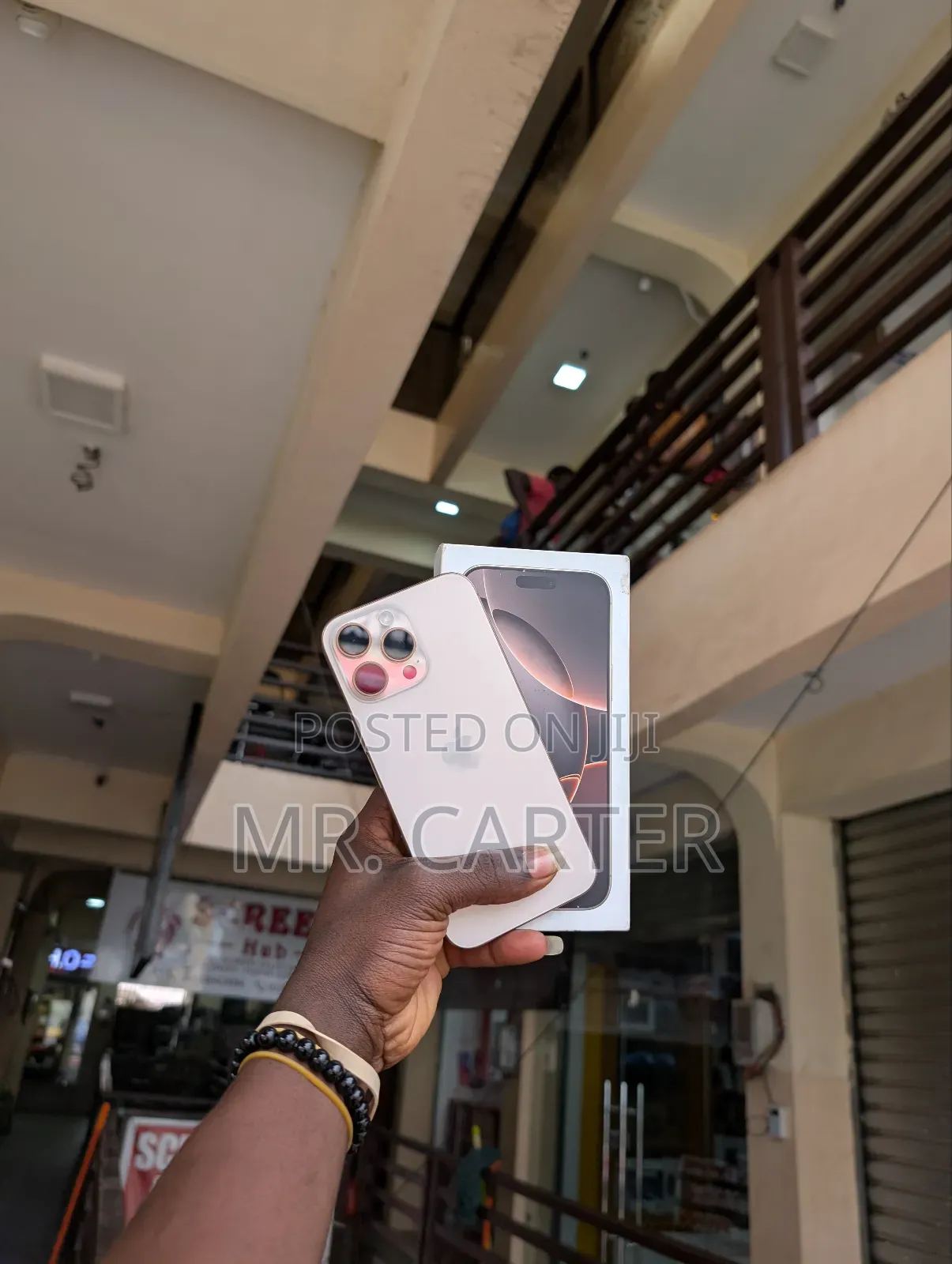 New Apple iPhone 16 Pro Max 256 GB Gold