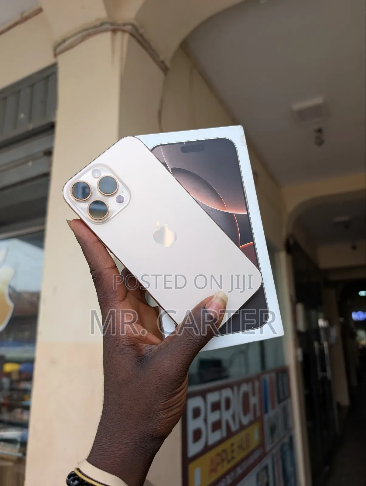 New Apple iPhone 16 Pro Max 256 GB Gold