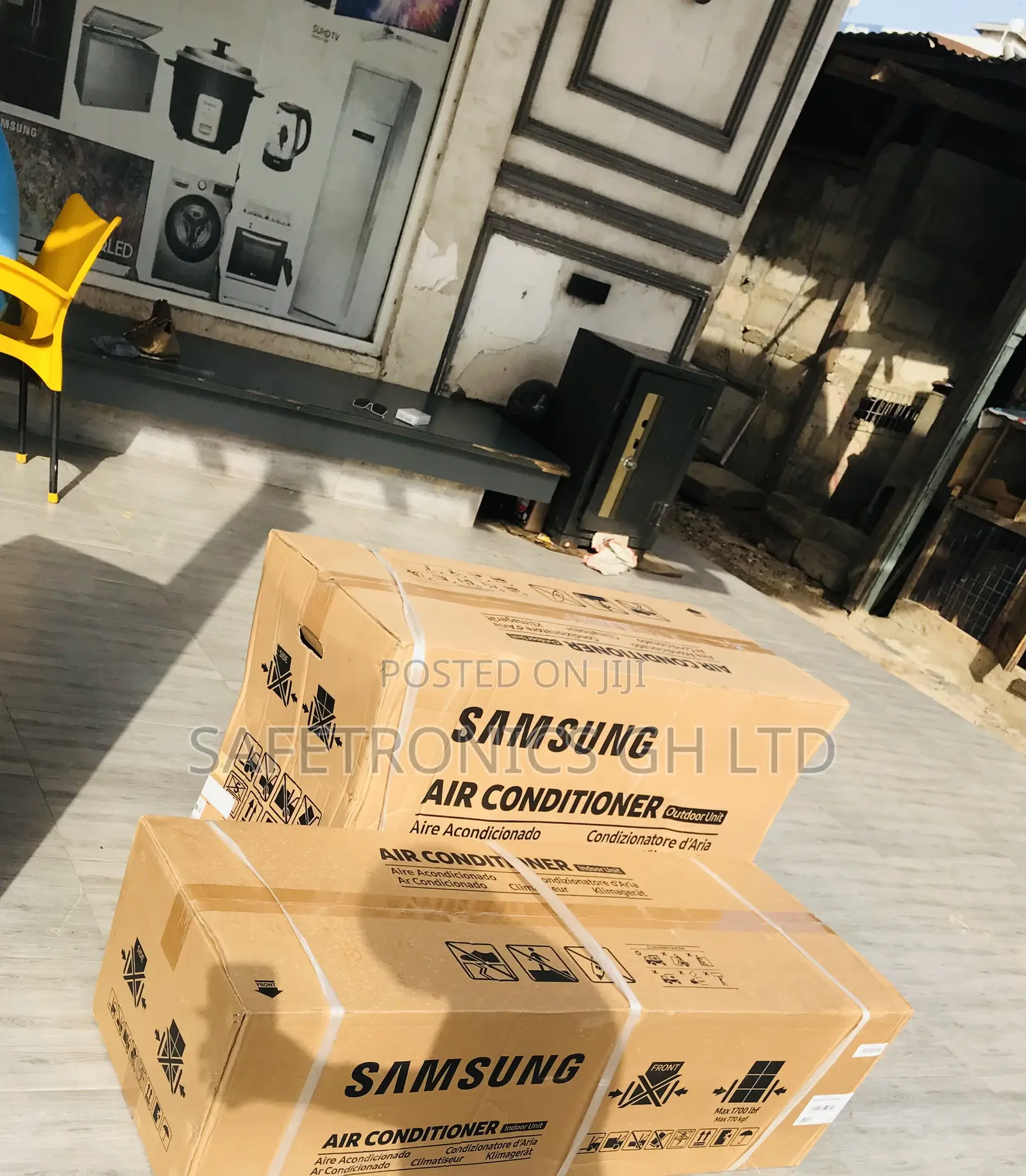 Essential Samsung 2.5 Horsepower Inverter White Ac