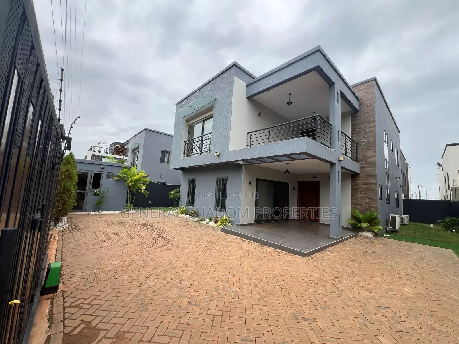 3bdrm Duplex in Suadom Properties, Tseaddo for rent