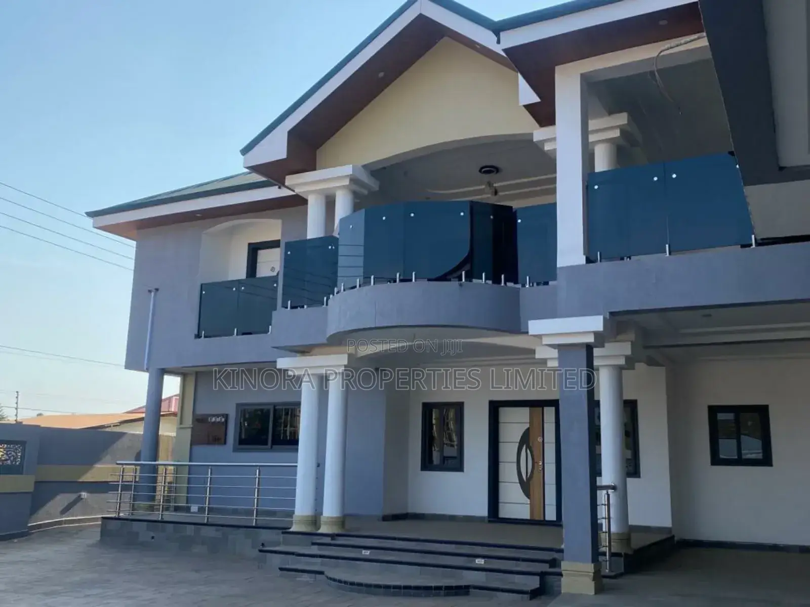 5bdrm House in Hatso Ecomog, Haatso for sale