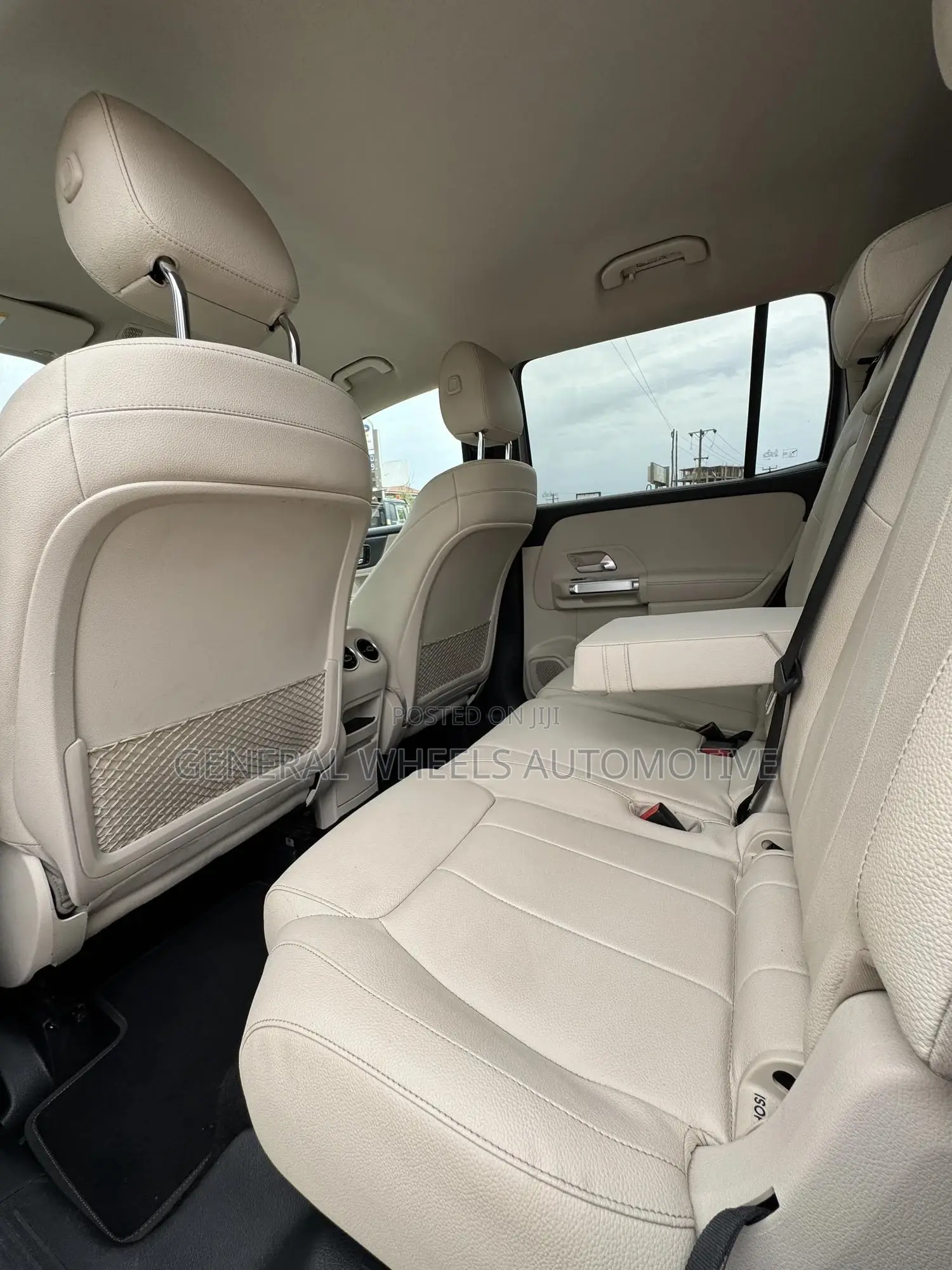 Mercedes-Benz GLB-Class GLB 250 4MATIC 2020 Silver