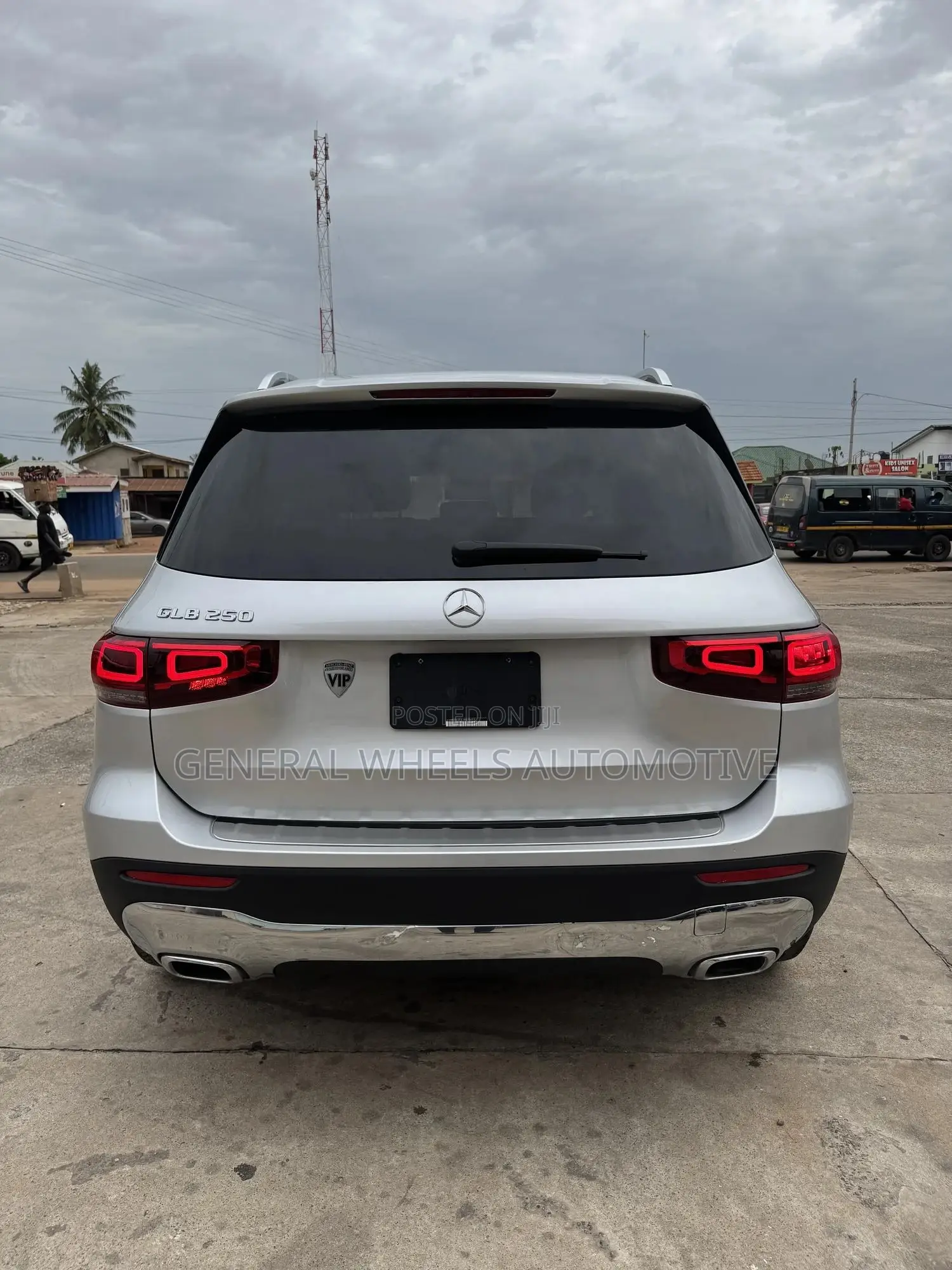Mercedes-Benz GLB-Class GLB 250 4MATIC 2020 Silver