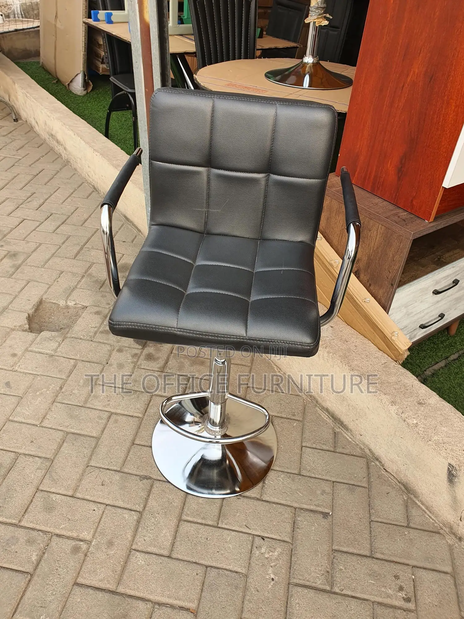 Modern Height Adjustable Bar/Pub Chair - Black
