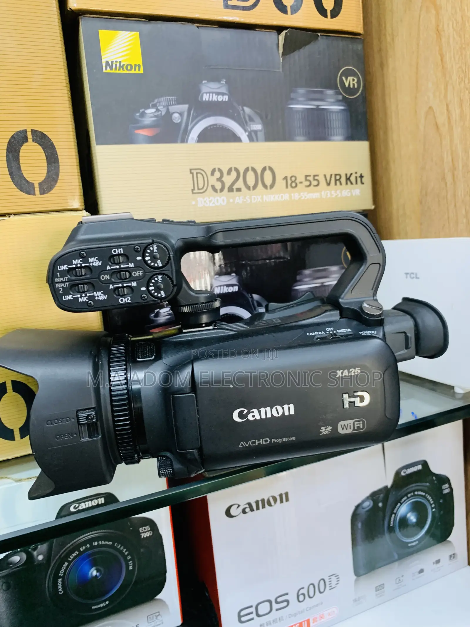 With All Accessories Canon Xa25