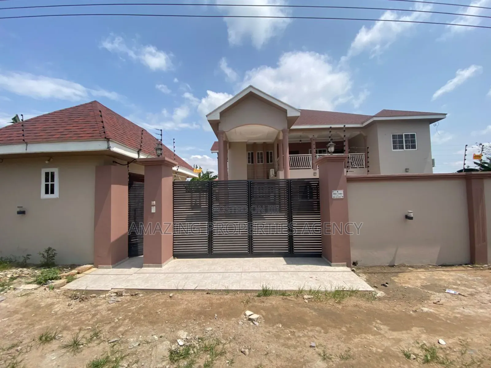 8bdrm House in Spintex for sale