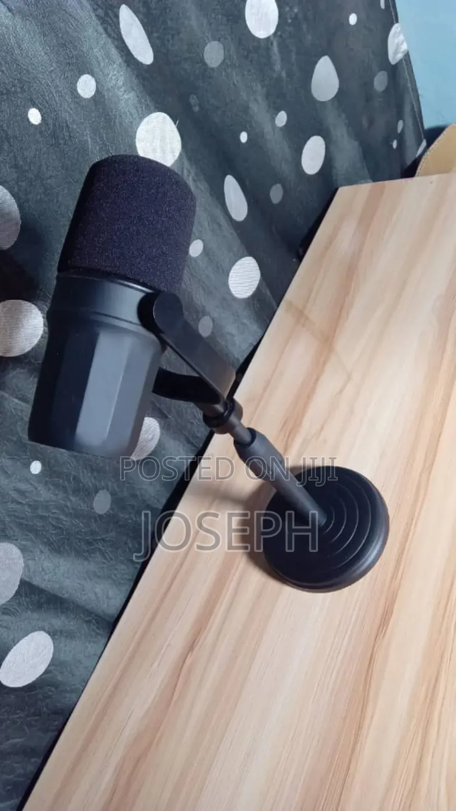 Dynamic Microphone Podcast Fduce