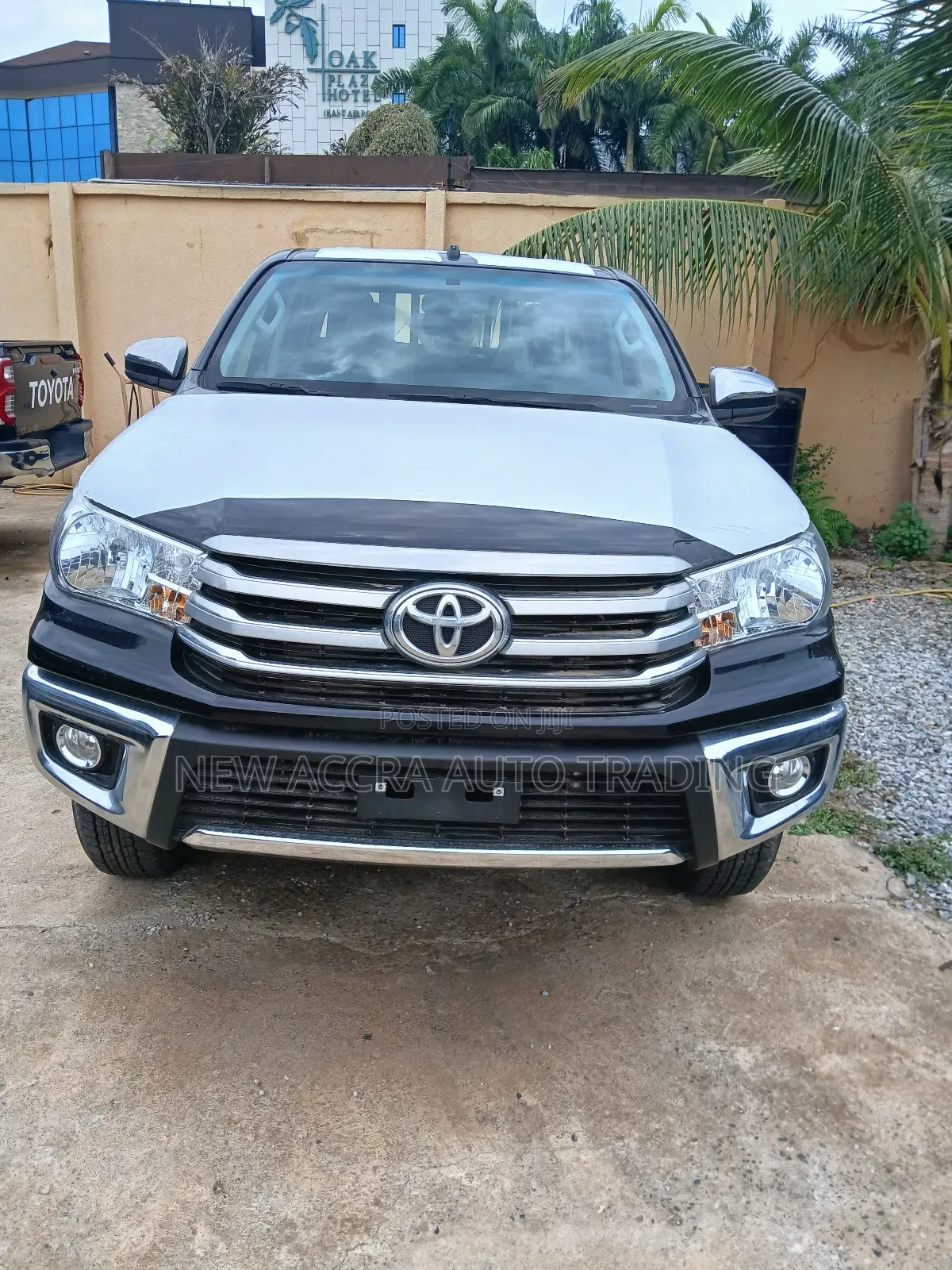 New Toyota Hilux 2023 Gray