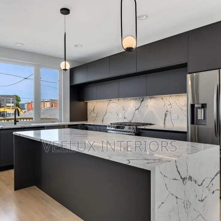 High-End Kitchen Cabinets With Soft-Close Drawers
