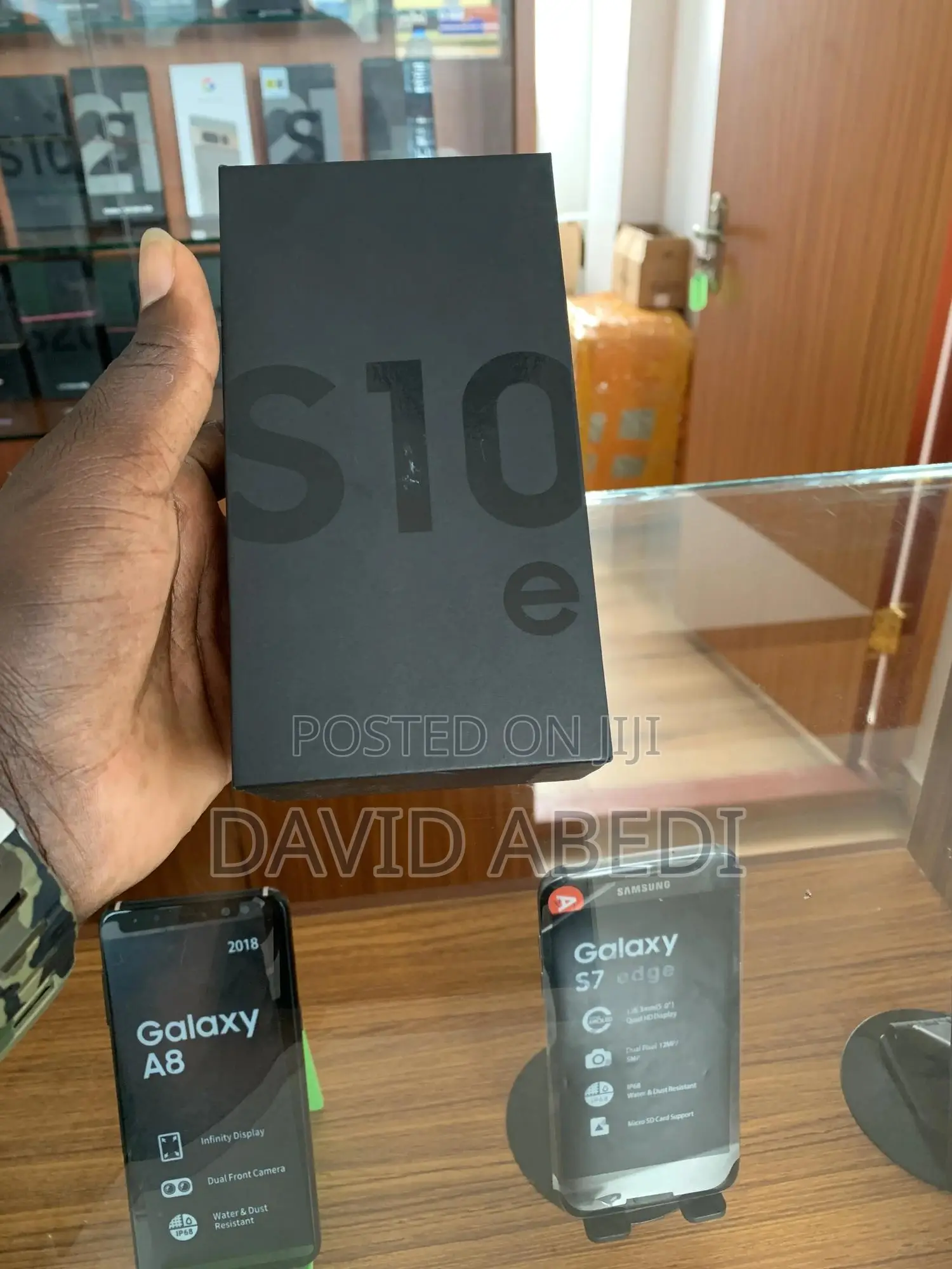 New Samsung Galaxy S10e 128 GB Black