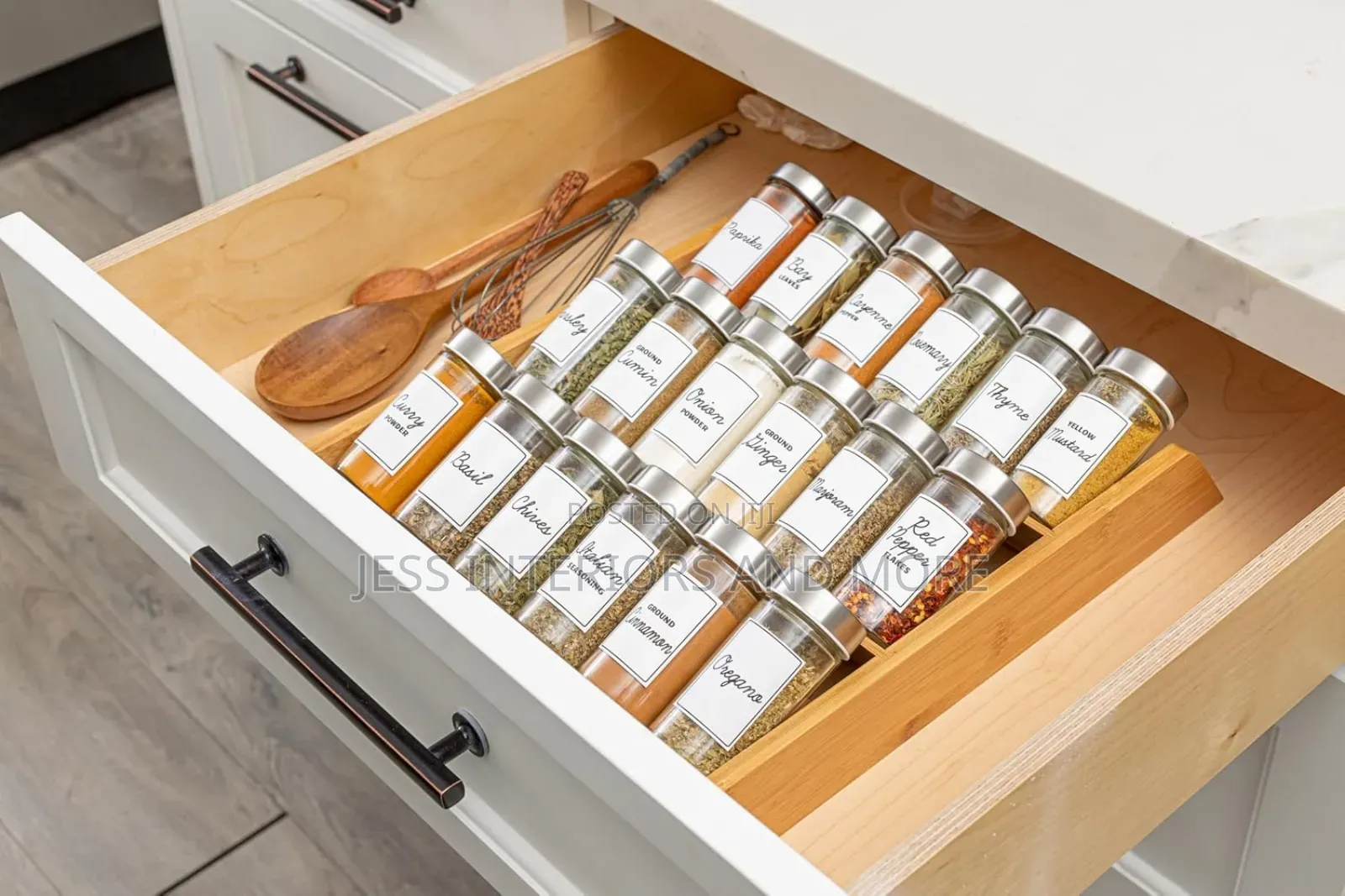 18 Jar Counter Top Spice Organiser Filled With Spice