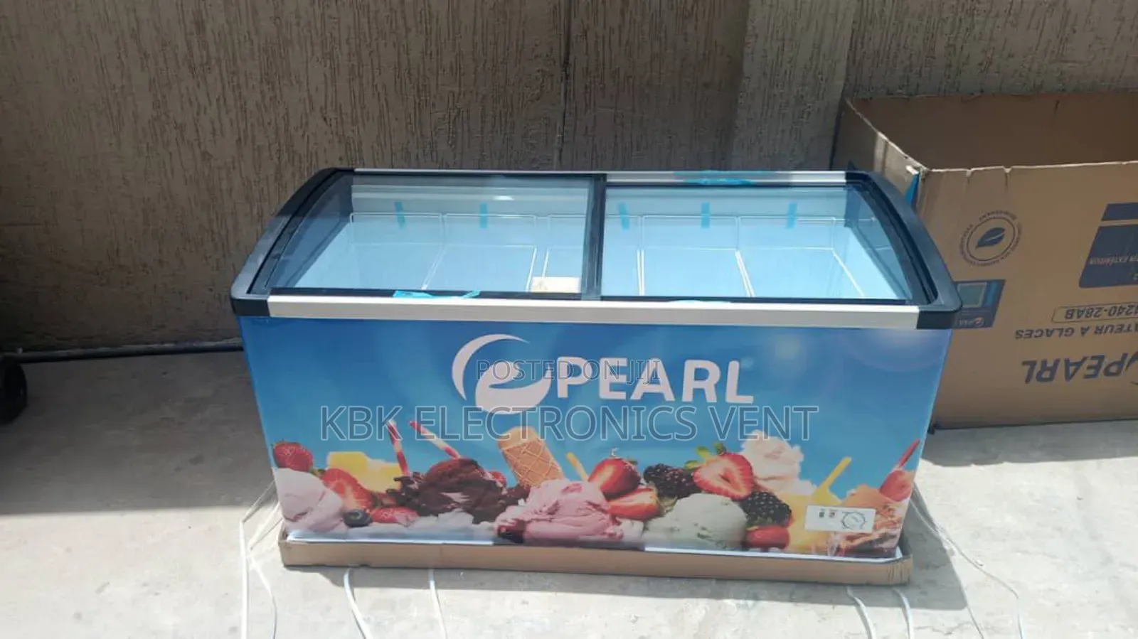 Pearl 518ltr Showcase Display Freezer
