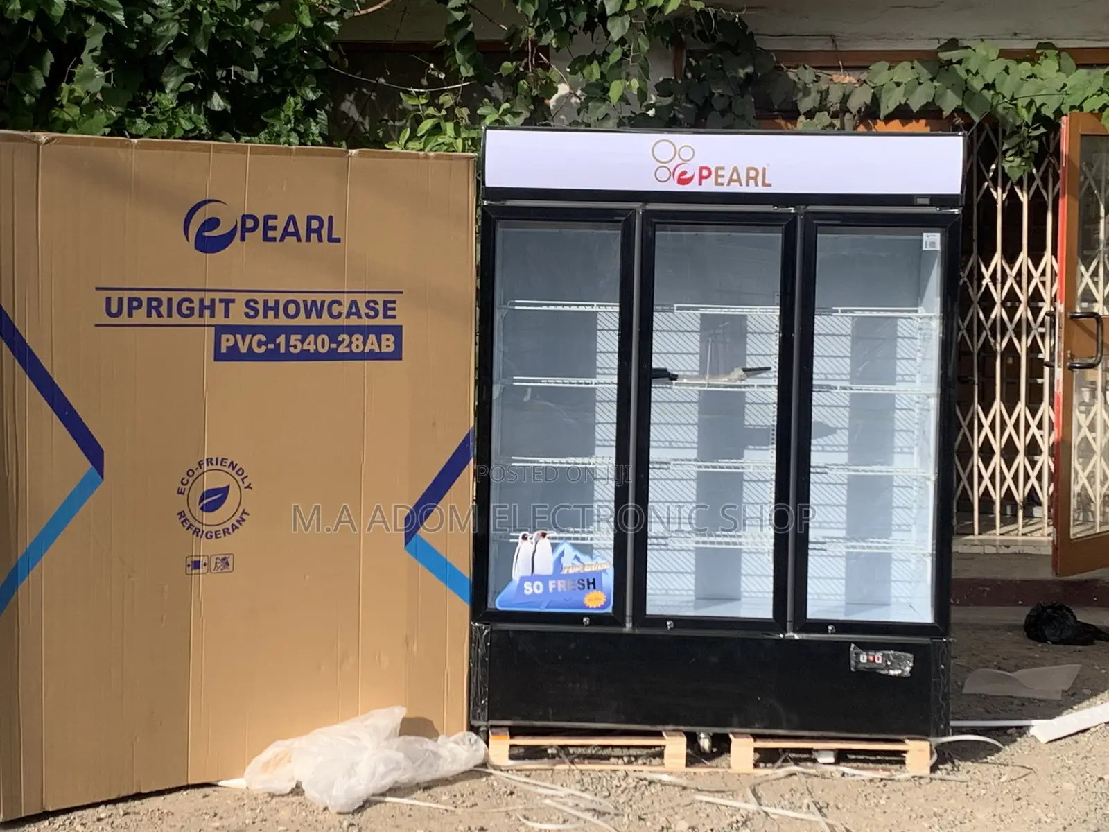 Pearl 3 Doors 950l Showcase Fridge