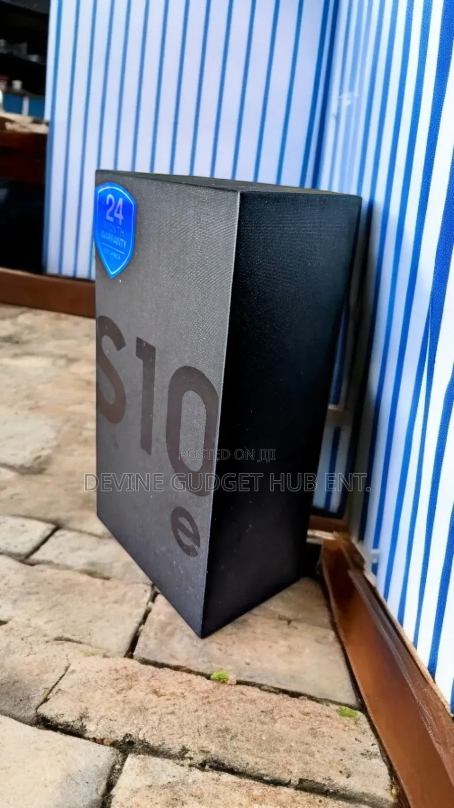 New Samsung Galaxy S10e 128 GB Blue
