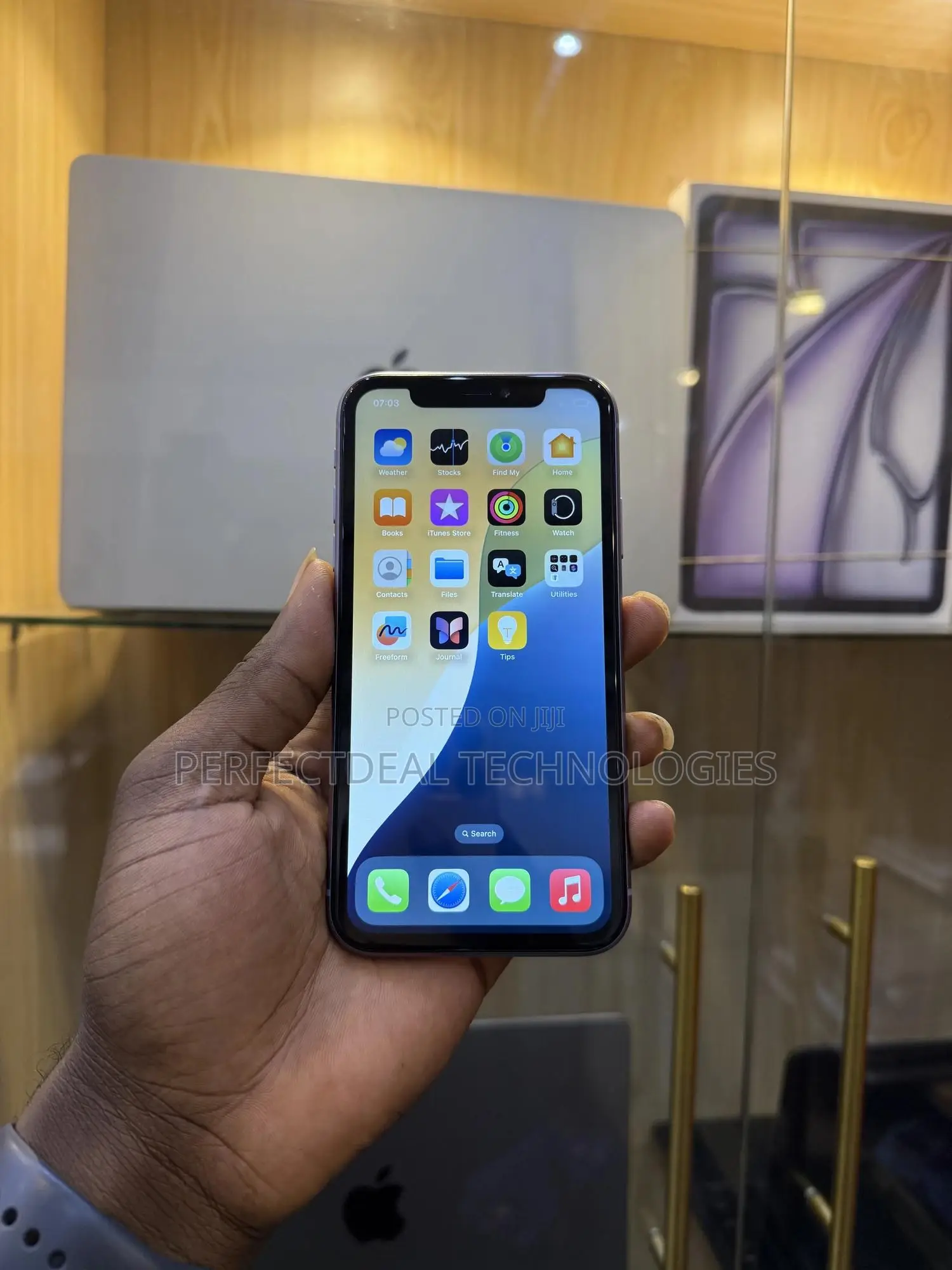 New Apple iPhone 11 64 GB Purple