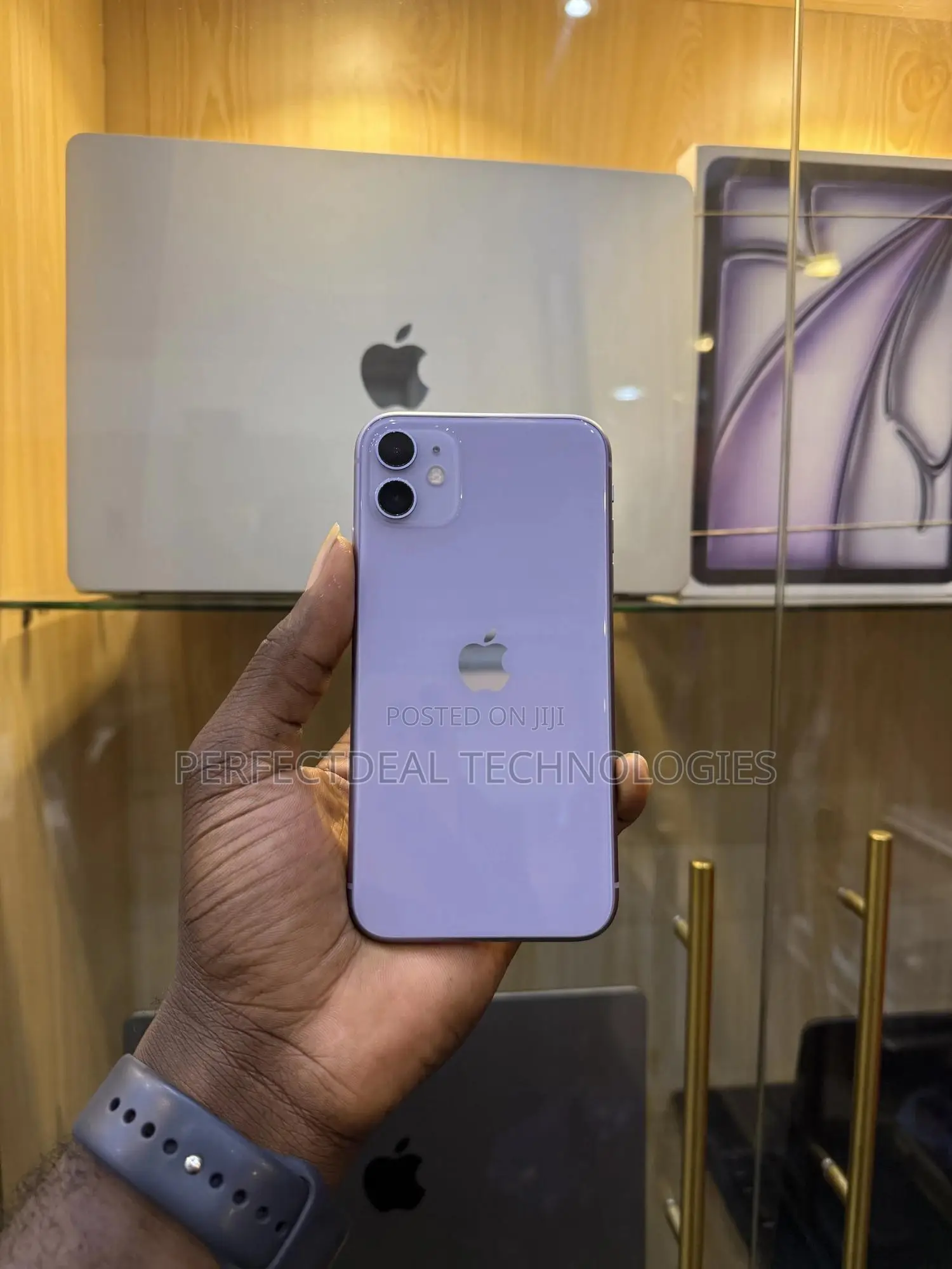 New Apple iPhone 11 64 GB Purple