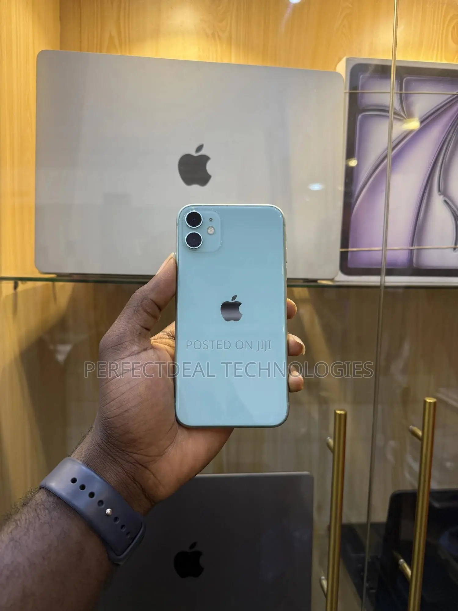 New Apple iPhone 11 64 GB Green