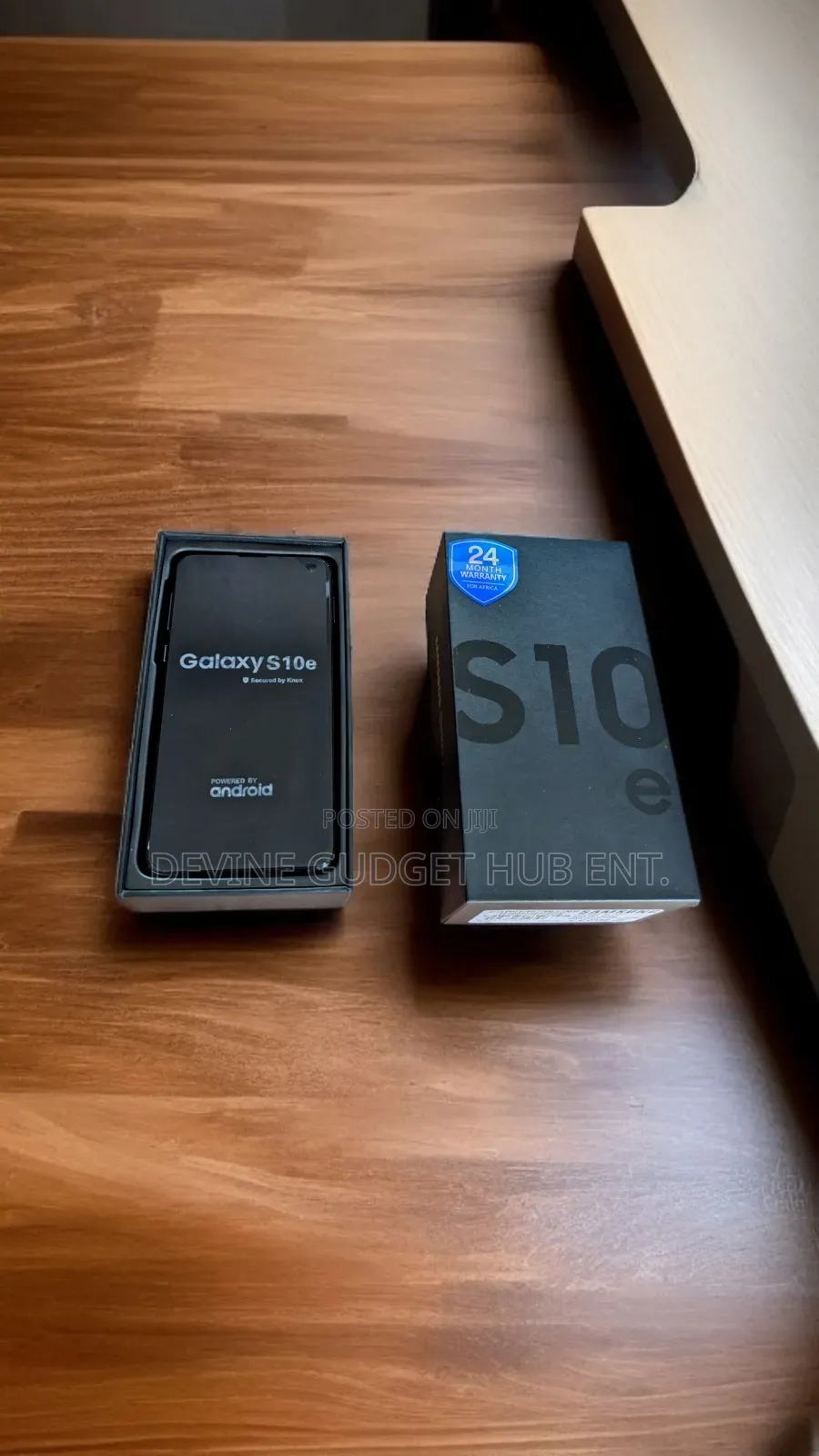 New Samsung Galaxy S10e 128 GB Gold