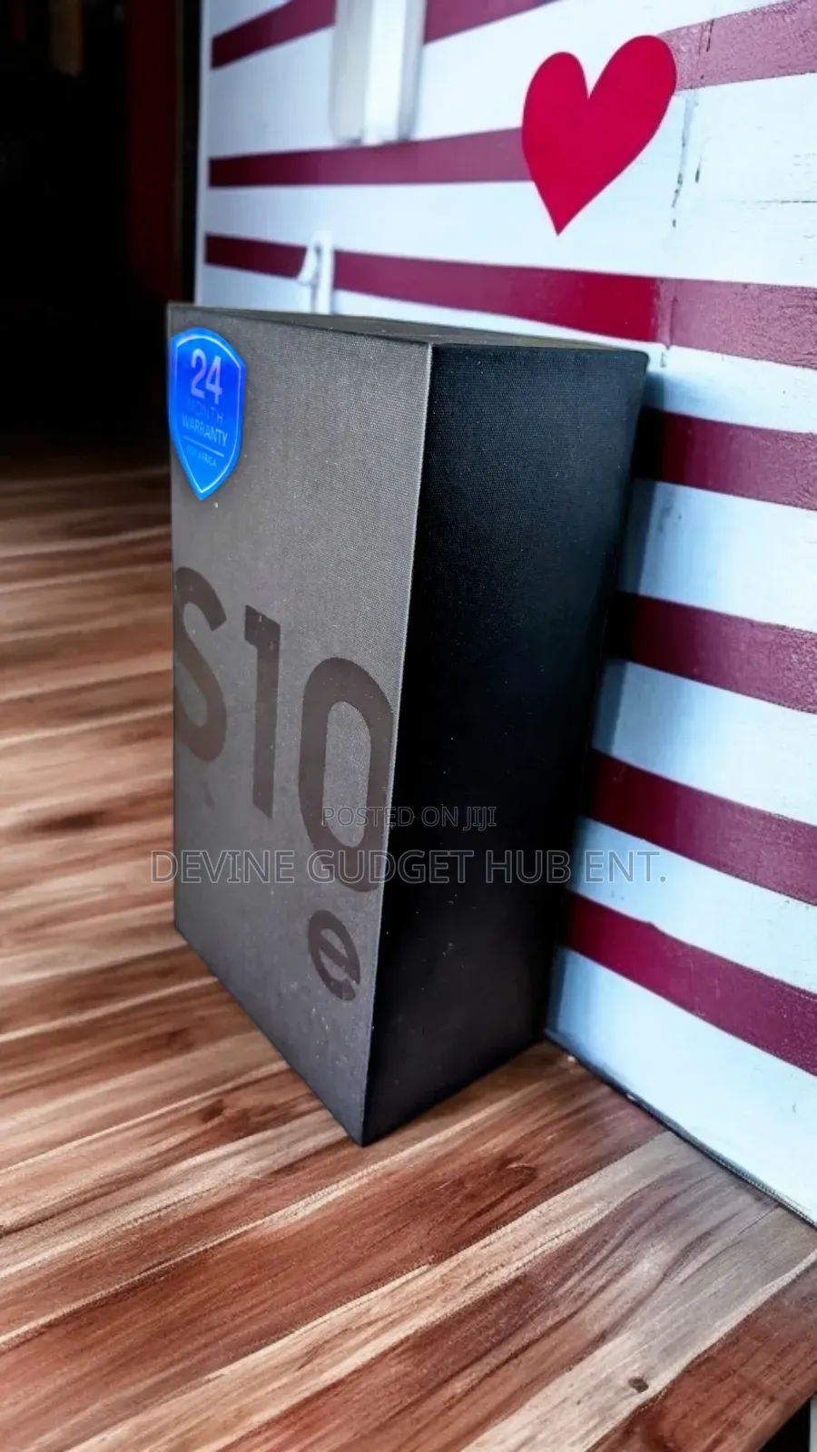 New Samsung Galaxy S10e 128 GB Gold