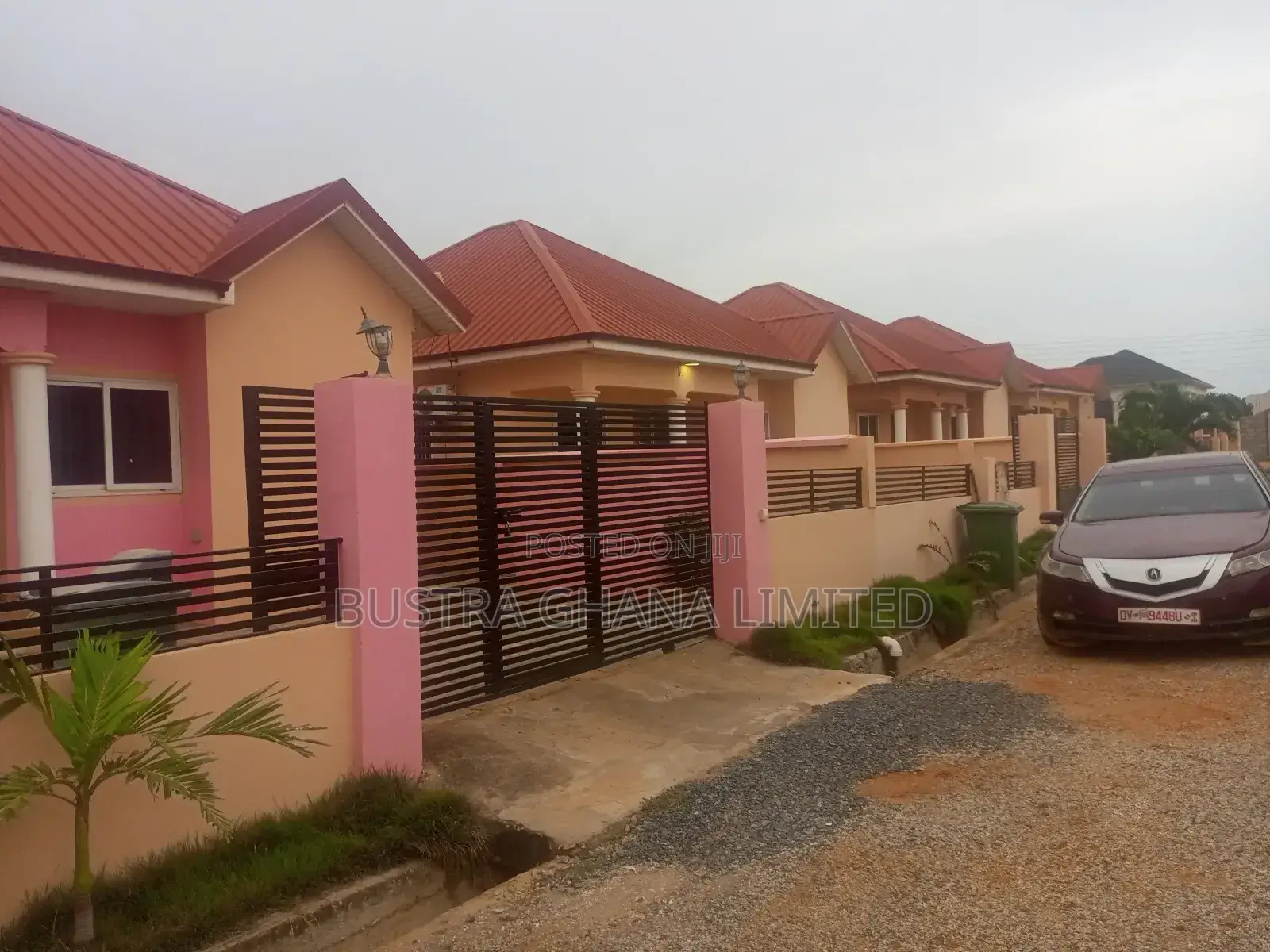 3bdrm House in Community 25 Savanna, Tema Metropolitan for sale