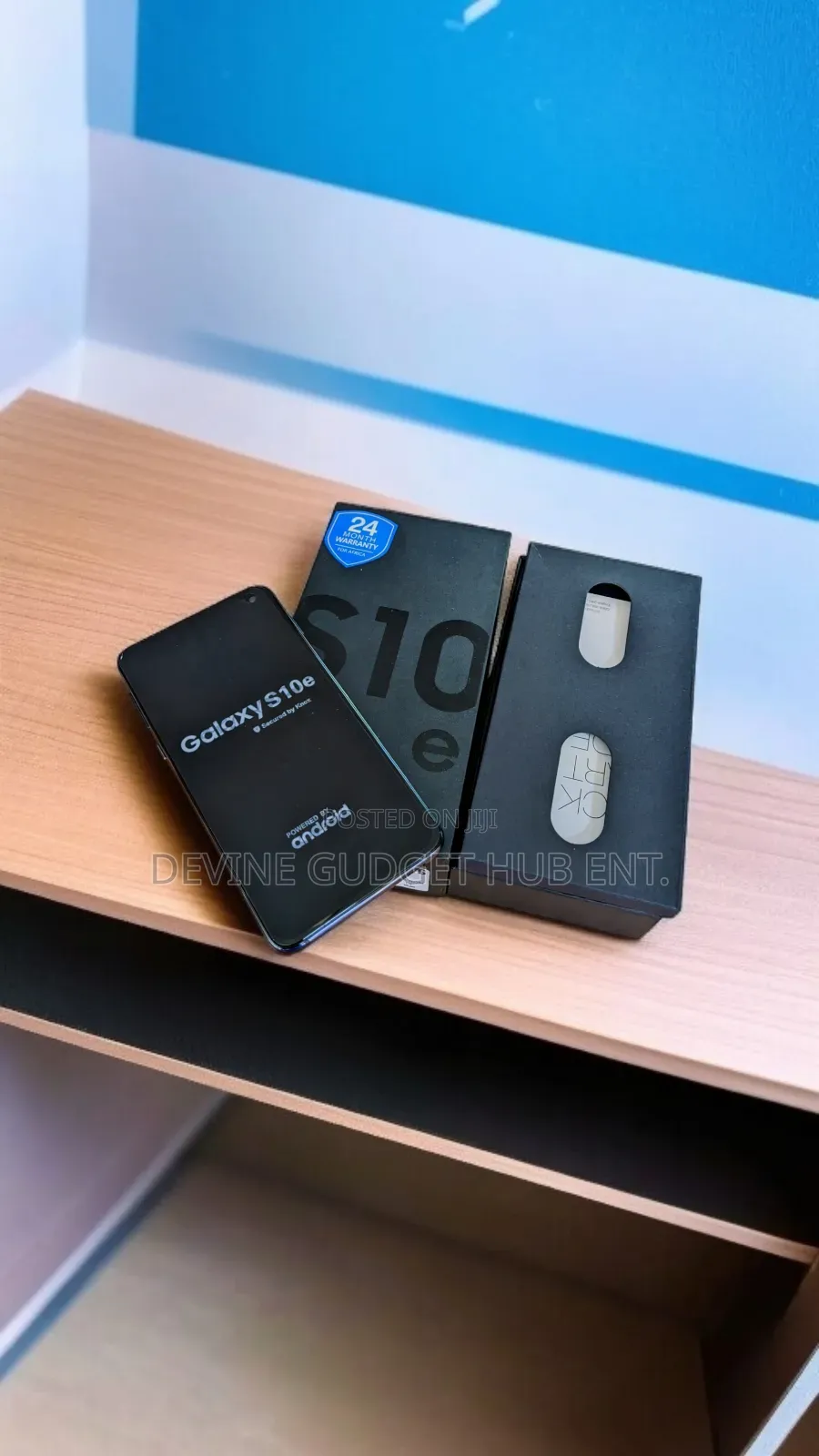 New Samsung Galaxy S10e 128 GB Black
