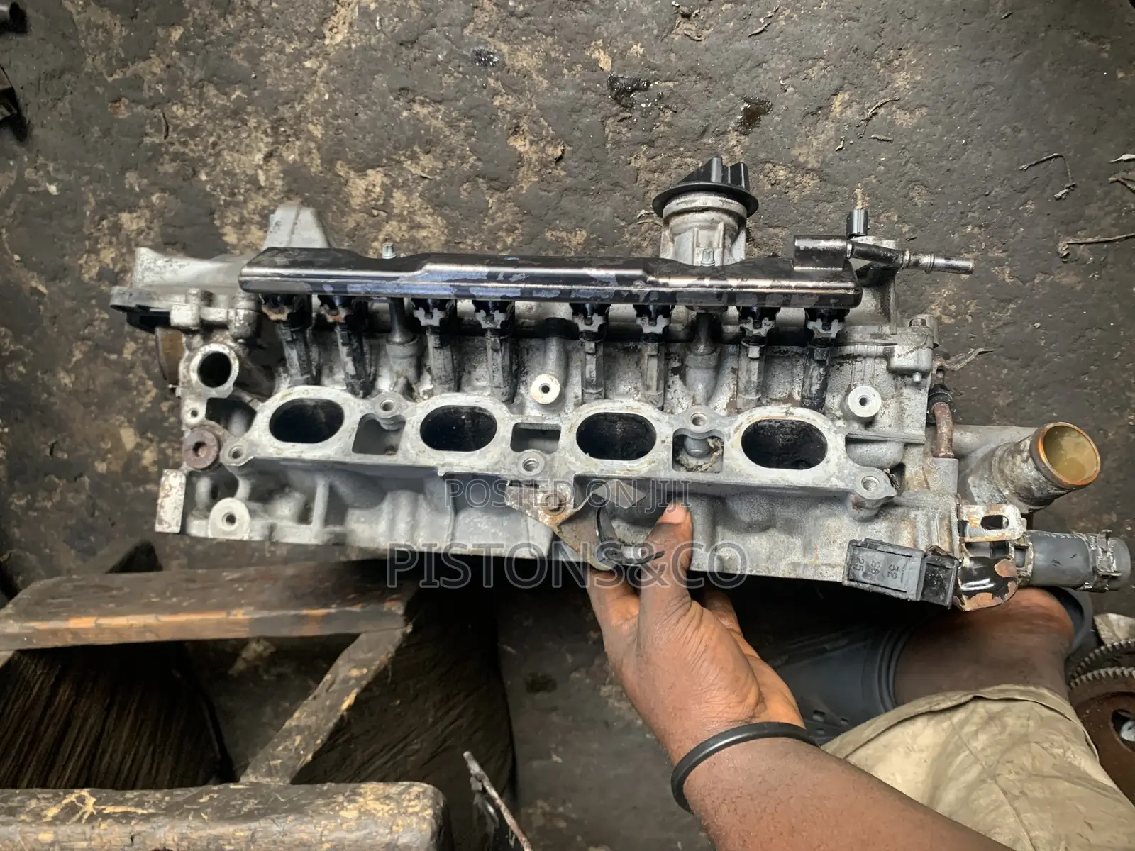 Nissan Note 4 Plugs 8 Injectors Engine Head