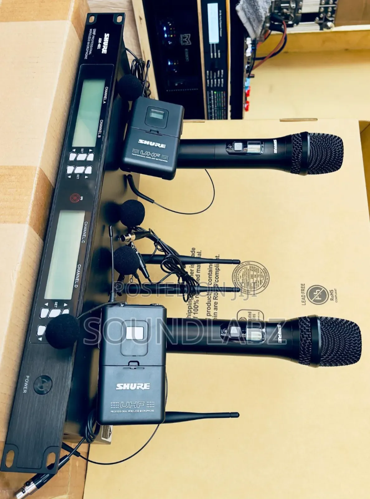 Shure Am-401 2hand And 2lapel Microphone
