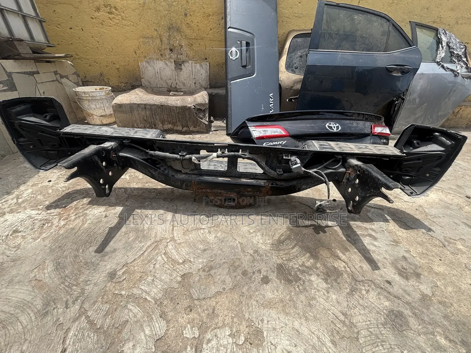 Toyota Tacoma 2018-2021back Bumper