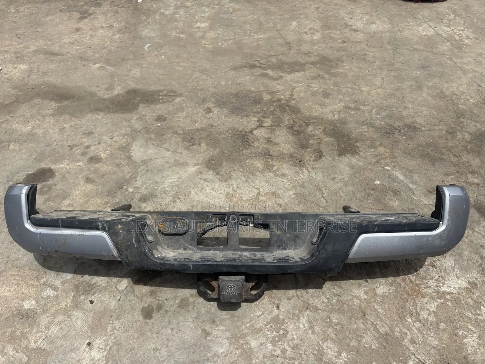 Toyota Tacoma 2018-2021back Bumper