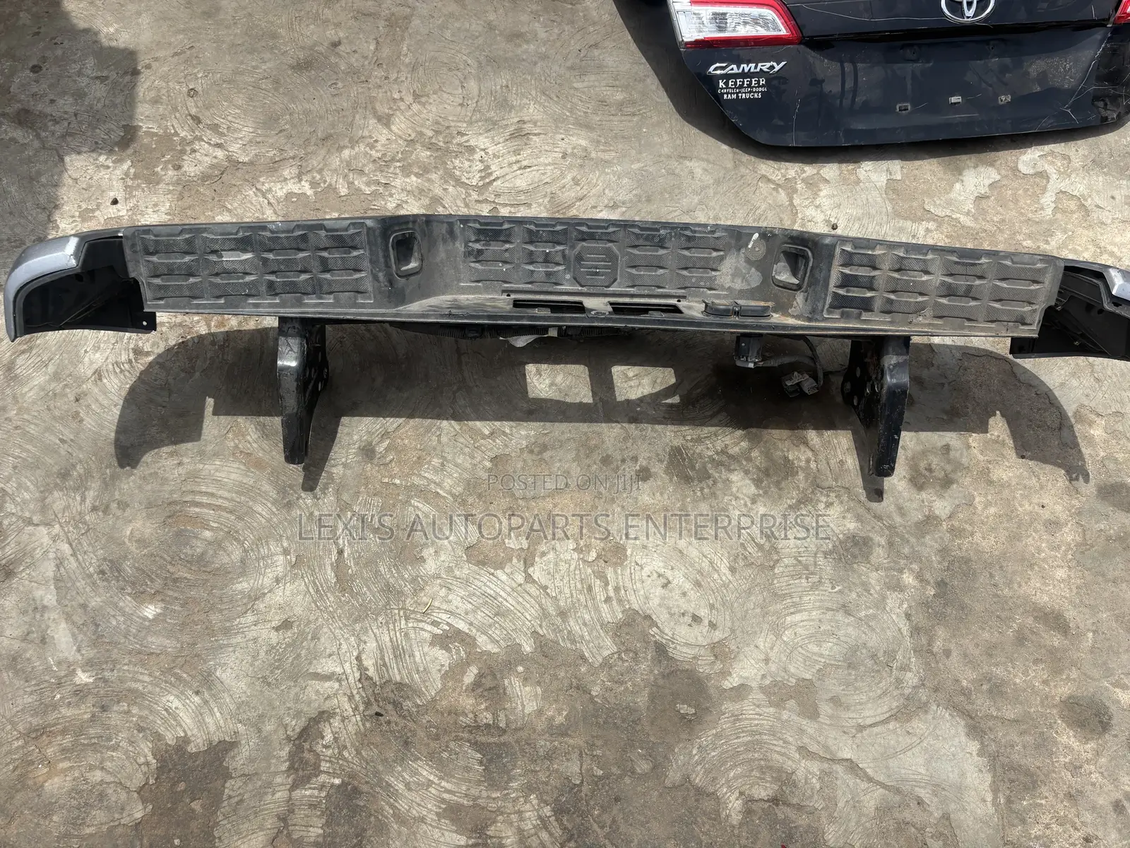 Toyota Tacoma 2018-2021back Bumper