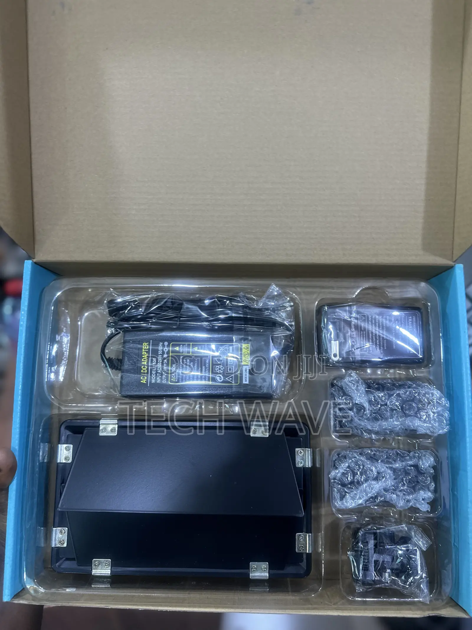 Pro Led 680 Video Light With Adapter Batteries Stand