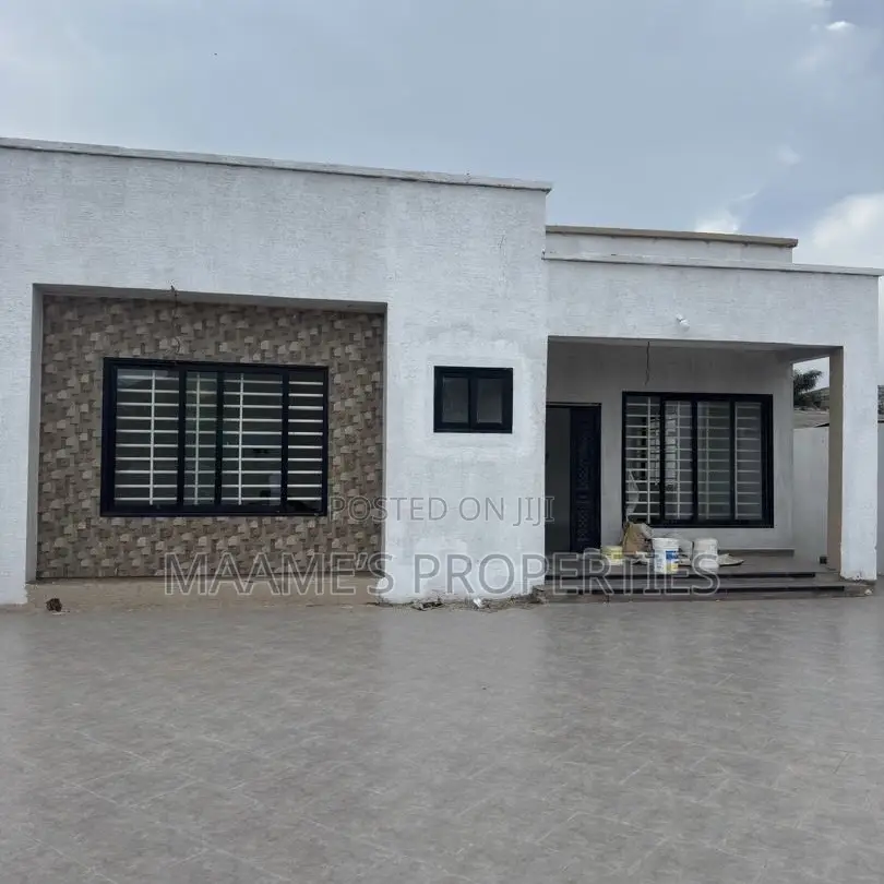 3bdrm House in Spintex for sale