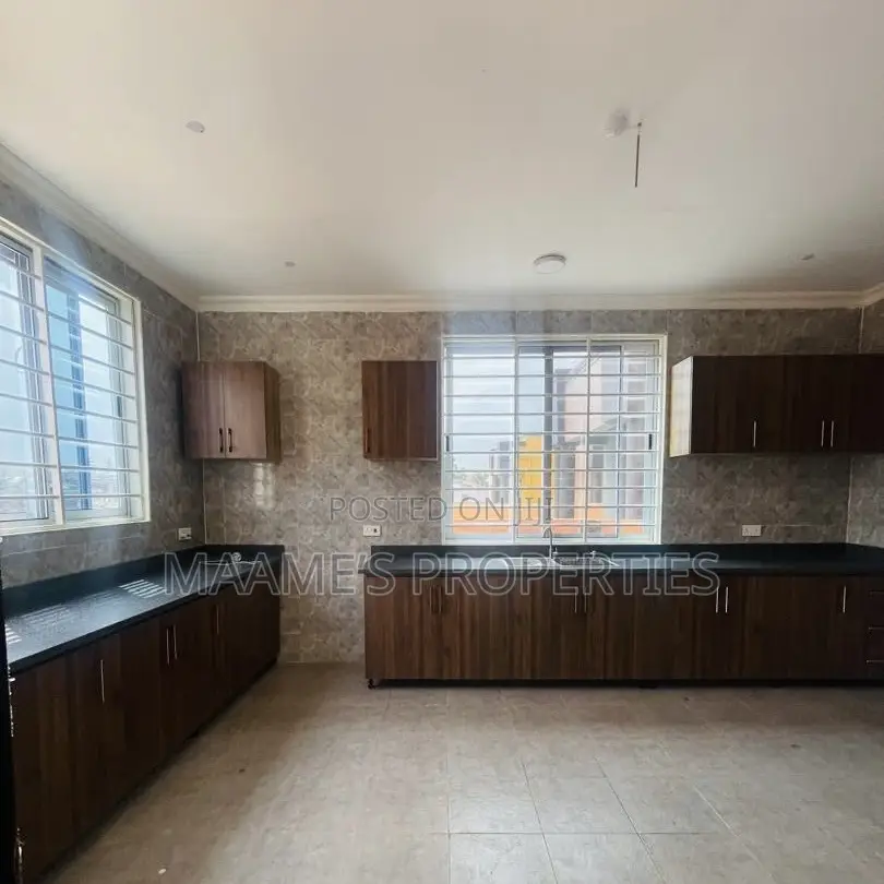 4bdrm Duplex in Spintex for sale