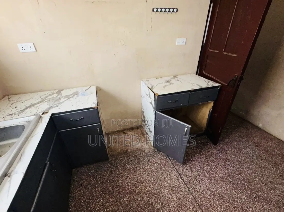 4bdrm House in Gbawe for sale