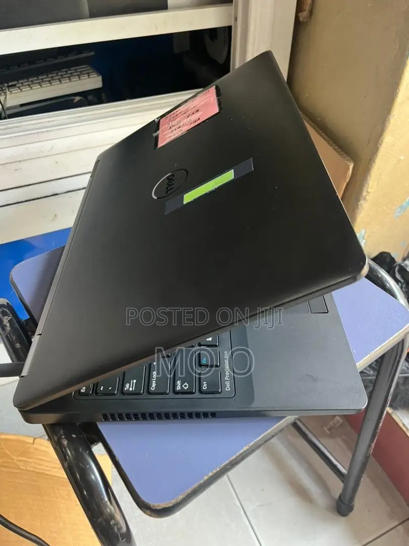 Laptop Dell Precision 15 3520 8GB Intel Core I5 SSD 256GB